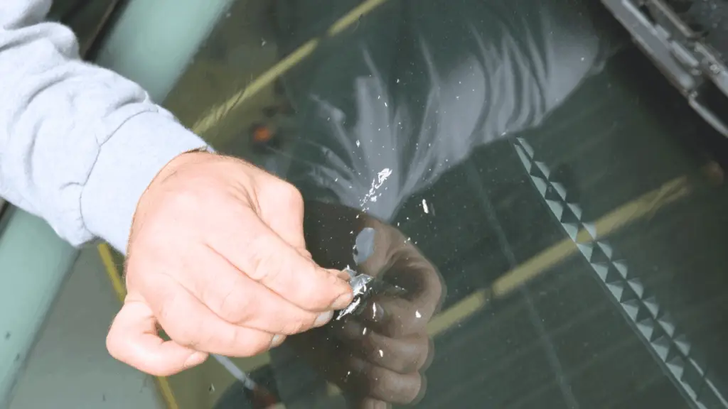 Prime-Wave-Window-Cleaning_Can-I-Really-Fix-Broken-Glass-Myself_-2.